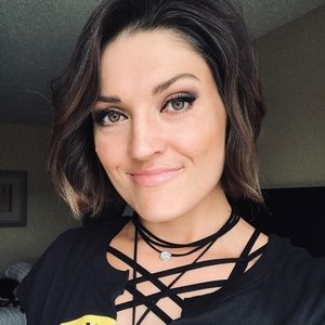 Meet your Posher, Angie